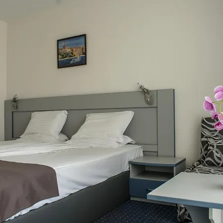 Sineva Park 4* 圣弗拉斯