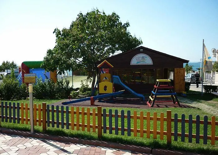 Отель Sineva Park 4*